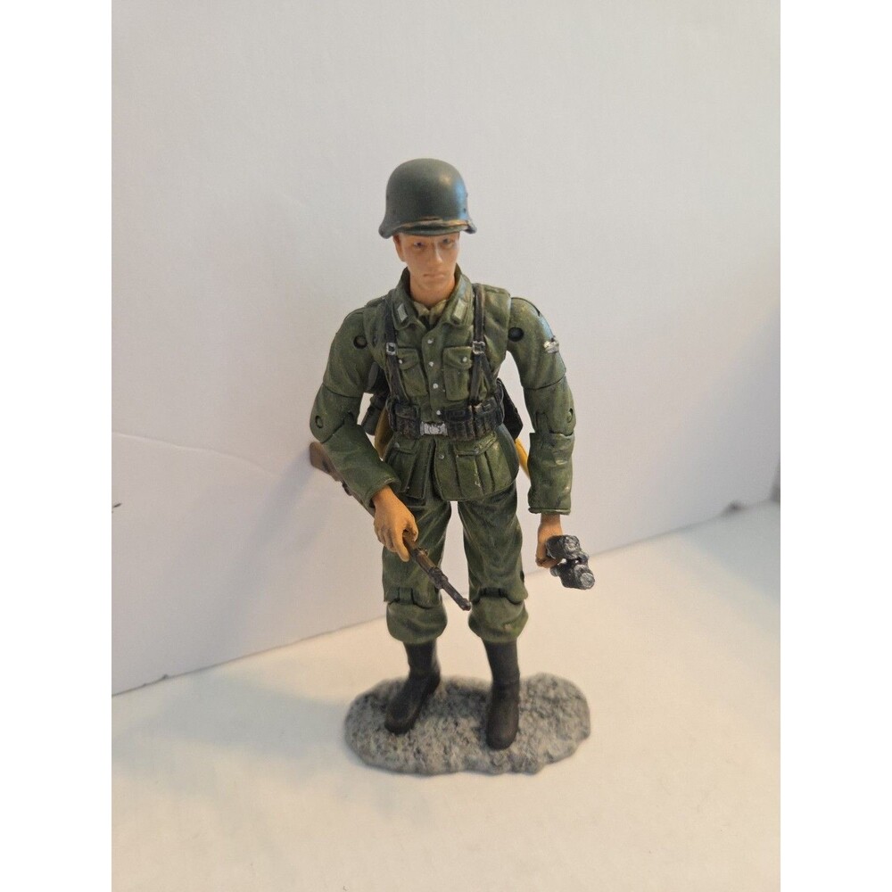 1:18 Forces of Valor Unimax WWII German Infantry Rifleman Battle Bulge Figure B